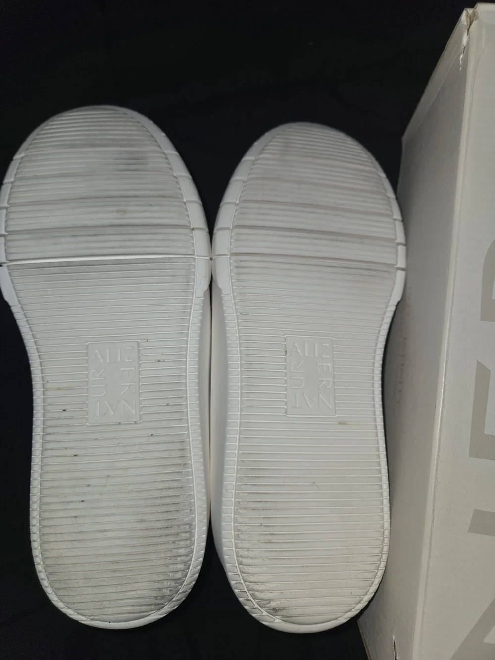 Naturalizer smooth pebbled